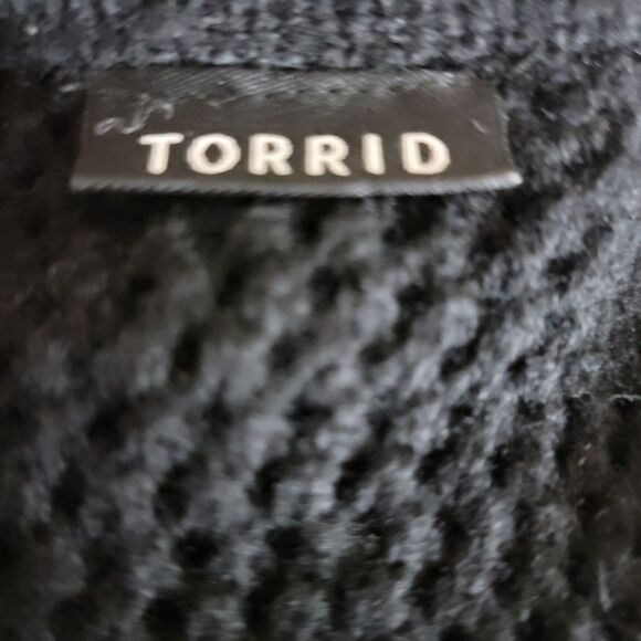 Torrid Open Knit Sweater with Deep V-Neck. Size 4X. - Picture 5 of 7